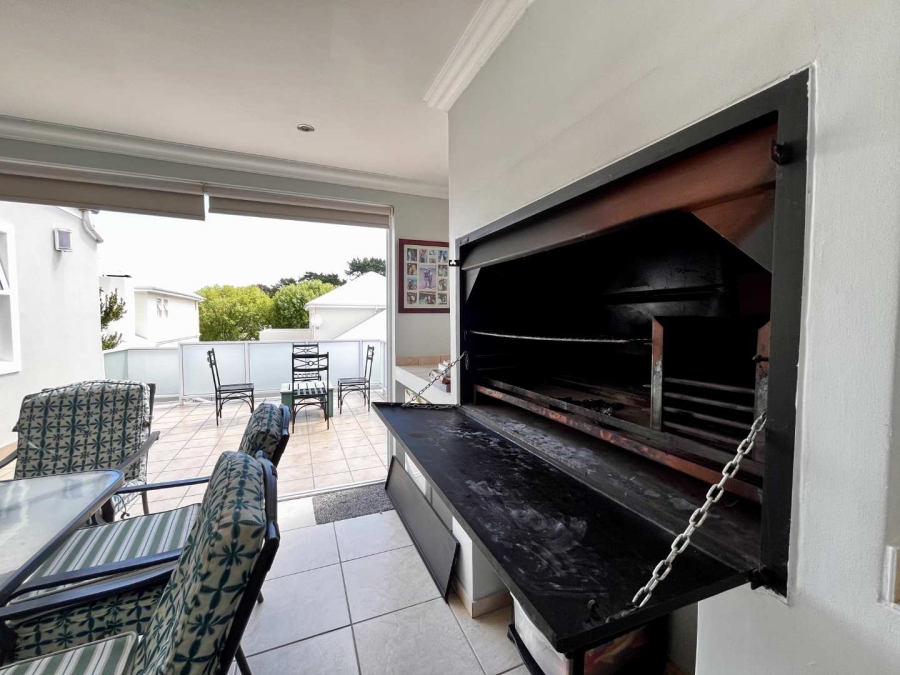 3 Bedroom Property for Sale in Hemel en Aarde Estate Western Cape